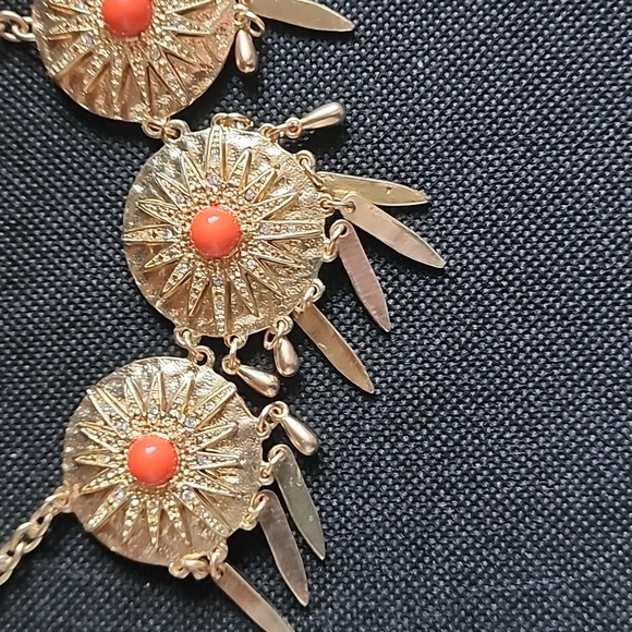 Elegant Gold Toned and Orange Stone Necklace....mesures 19 Inches - Picture 5 of 6